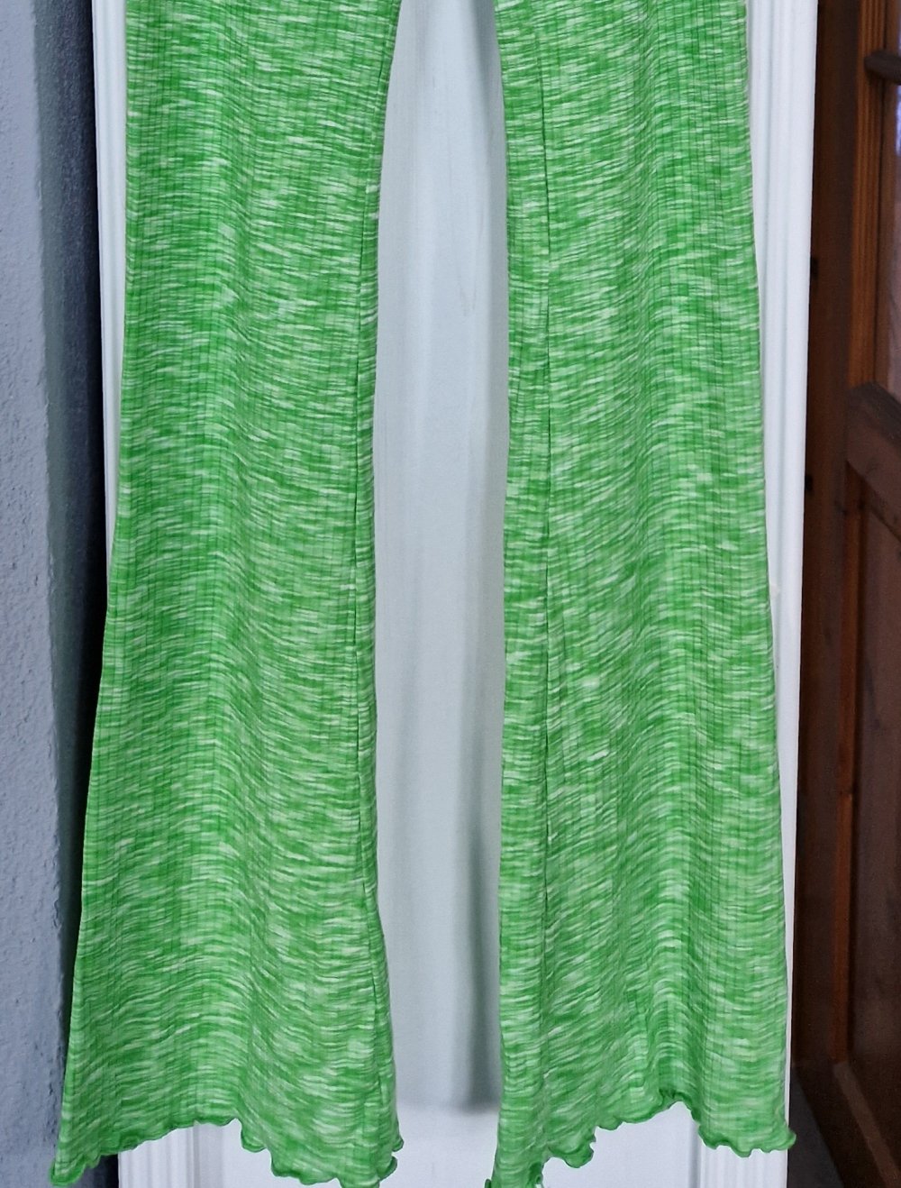 bershka süsse hose mit  cutouts gr.34 / xs neu