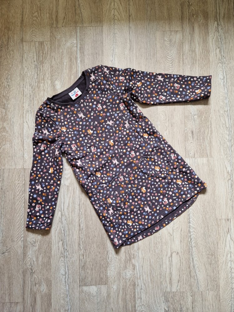 Kleid mit Waldtieren Herztaschen vorn