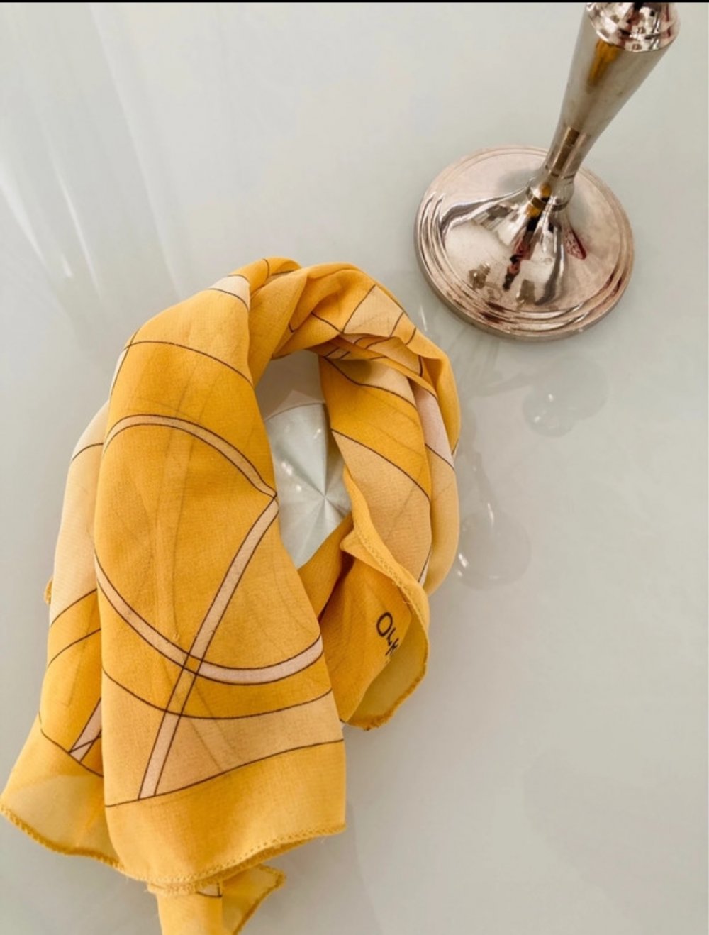 Schönes Halstuch Tuch Schal Chiffon Gelb Weis Leicht Hals Umschlagtuch