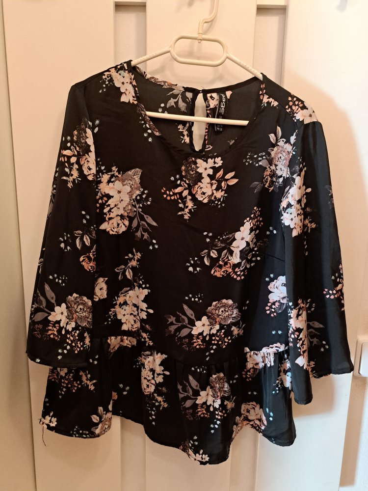 Blusenshirt Gr. 36 Blumen Floral Volants