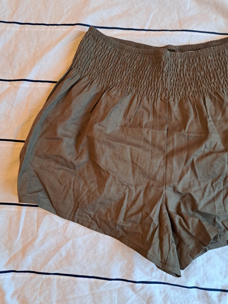 High Waist Shorts Gr. S Kaki Hotpants