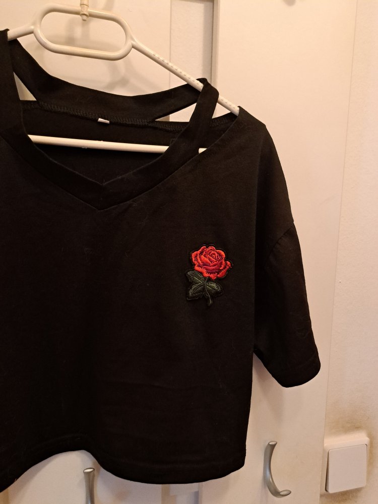  Crop Shirt Gr. S mit Rose Blume Crop Shirt Gr. S mit Rose Blume Crop Shirt Gr. S mit Rose Blume Crop Shirt Gr. S mit Rose Blume  Ähnlichen Artikel verkaufen? Selbst verkaufen Crop Shirt Gr. S mit Rose Blume