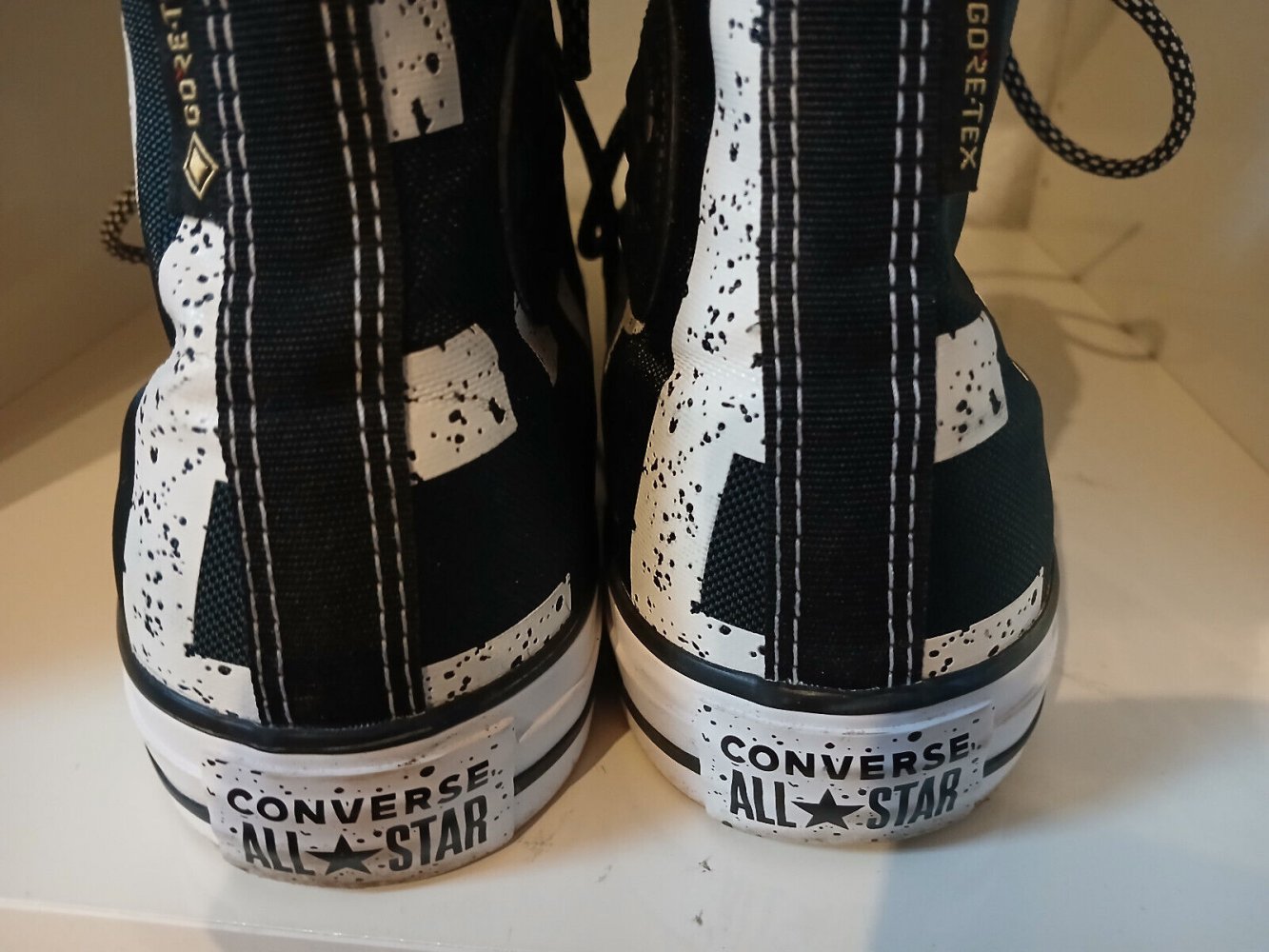 Converse All Star Gr.41 schwarz weiss Goretex Innen leicht gefüttert geschnürt Limitiert