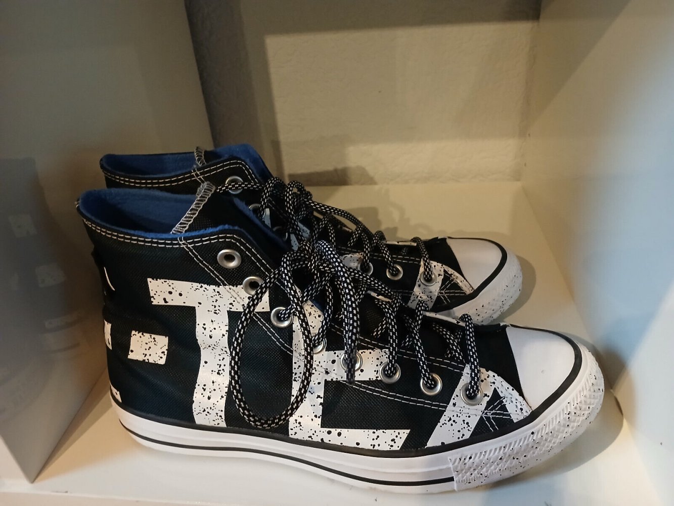 Converse All Star Gr.41 schwarz weiss Goretex Innen leicht gefüttert geschnürt Limitiert
