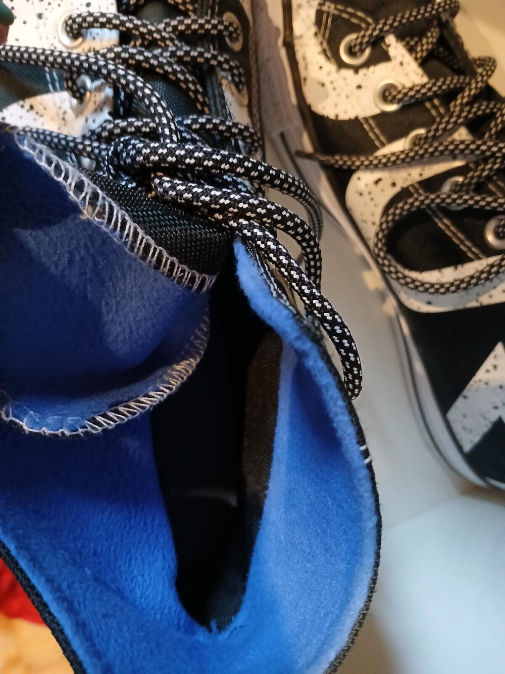 Converse All Star Gr.41 schwarz weiss Goretex Innen leicht gefüttert geschnürt Limitiert
