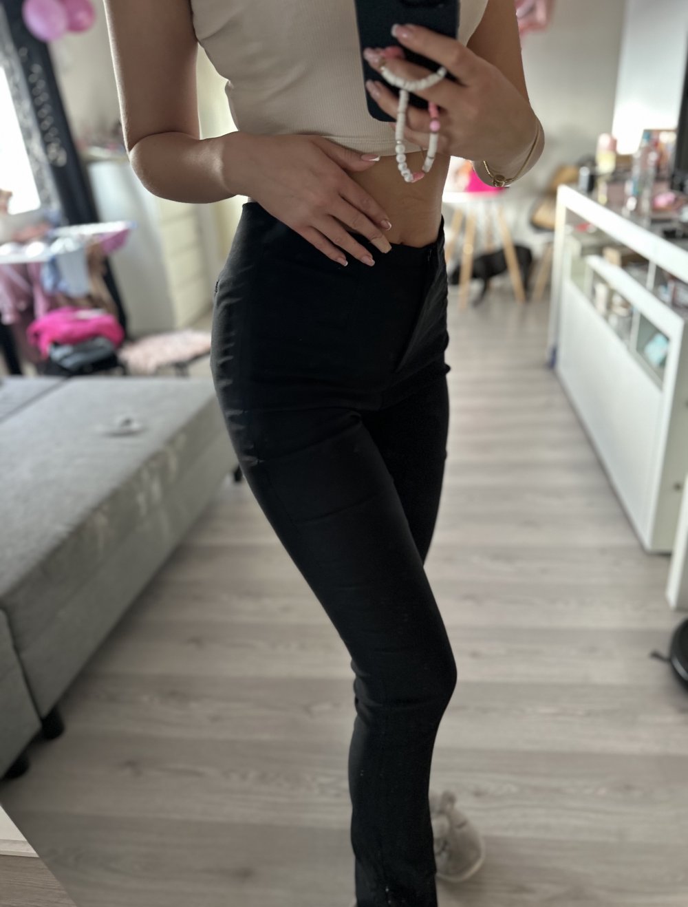 Schwarze Hose mit hoher Taille