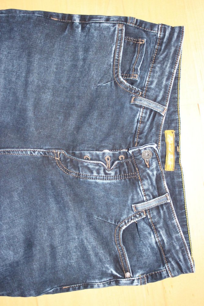 Damen-Jeans W28, Marke Blind Date