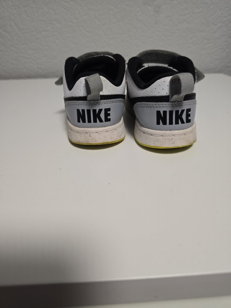 Nike Schuhe Gr 27