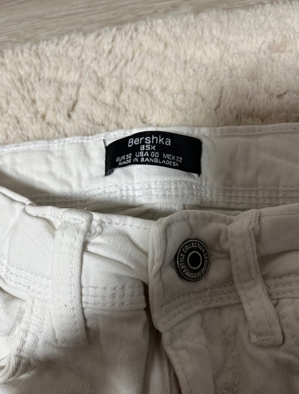 Weiße Low-Waist-Jeans