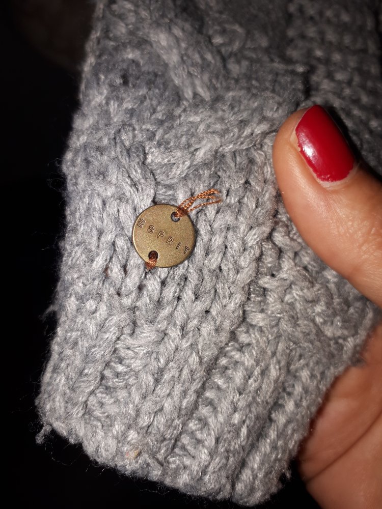  Sehr schönen XXL-Schal von Esprit!