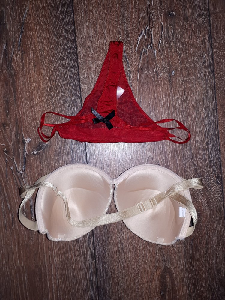 BH in Größe M+Gratis String in Größe M von Hunkemöller!