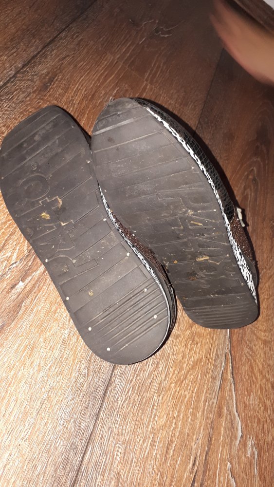 Ich verkaufe ein paar sehr schöne Sportschuhe in Größe 38 von P448!