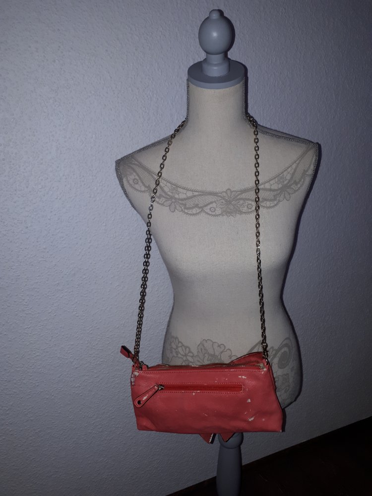 Ich verkaufe eine sehr schöne Tragetasche!