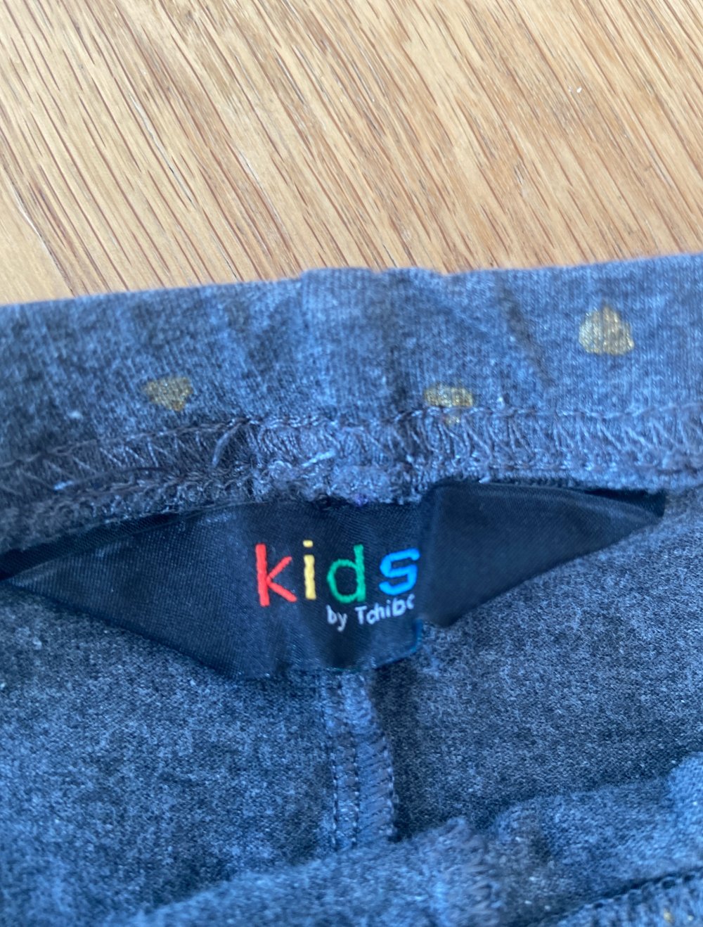 Leggins grau mit goldenen Herzchen