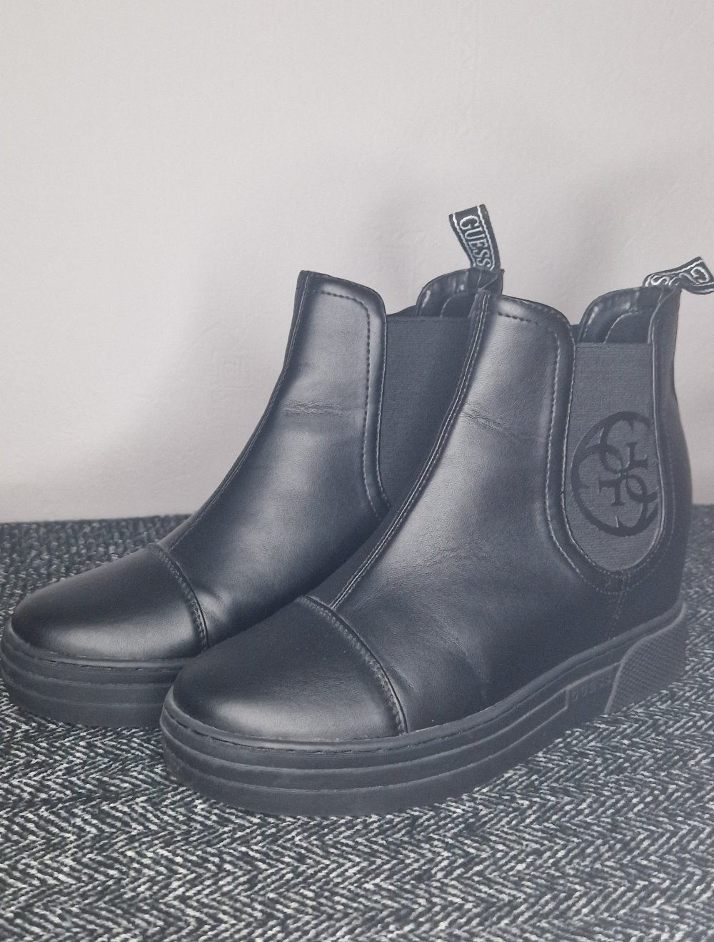 Guess Stiefeletten mit Keilabsatz