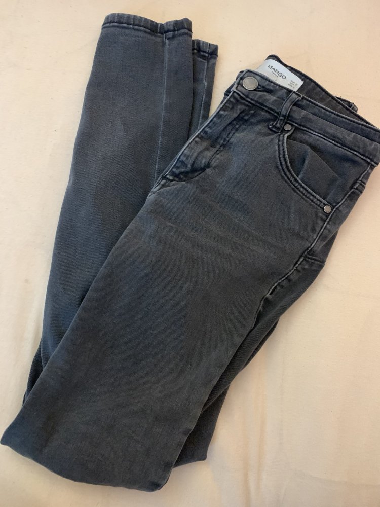 Graue Mango Jeans 