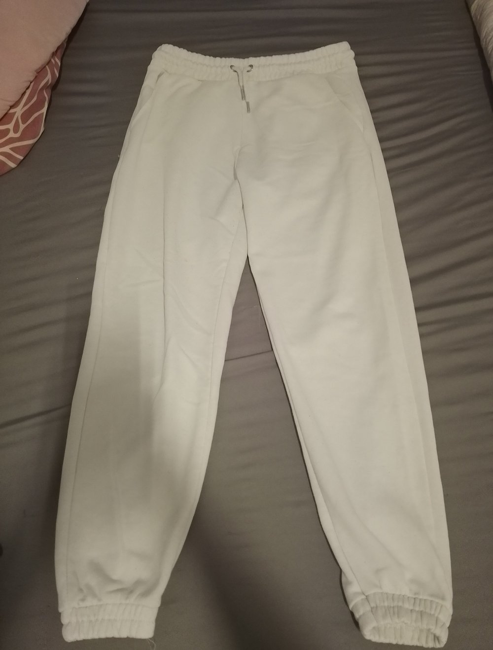 weiße Jogginghose