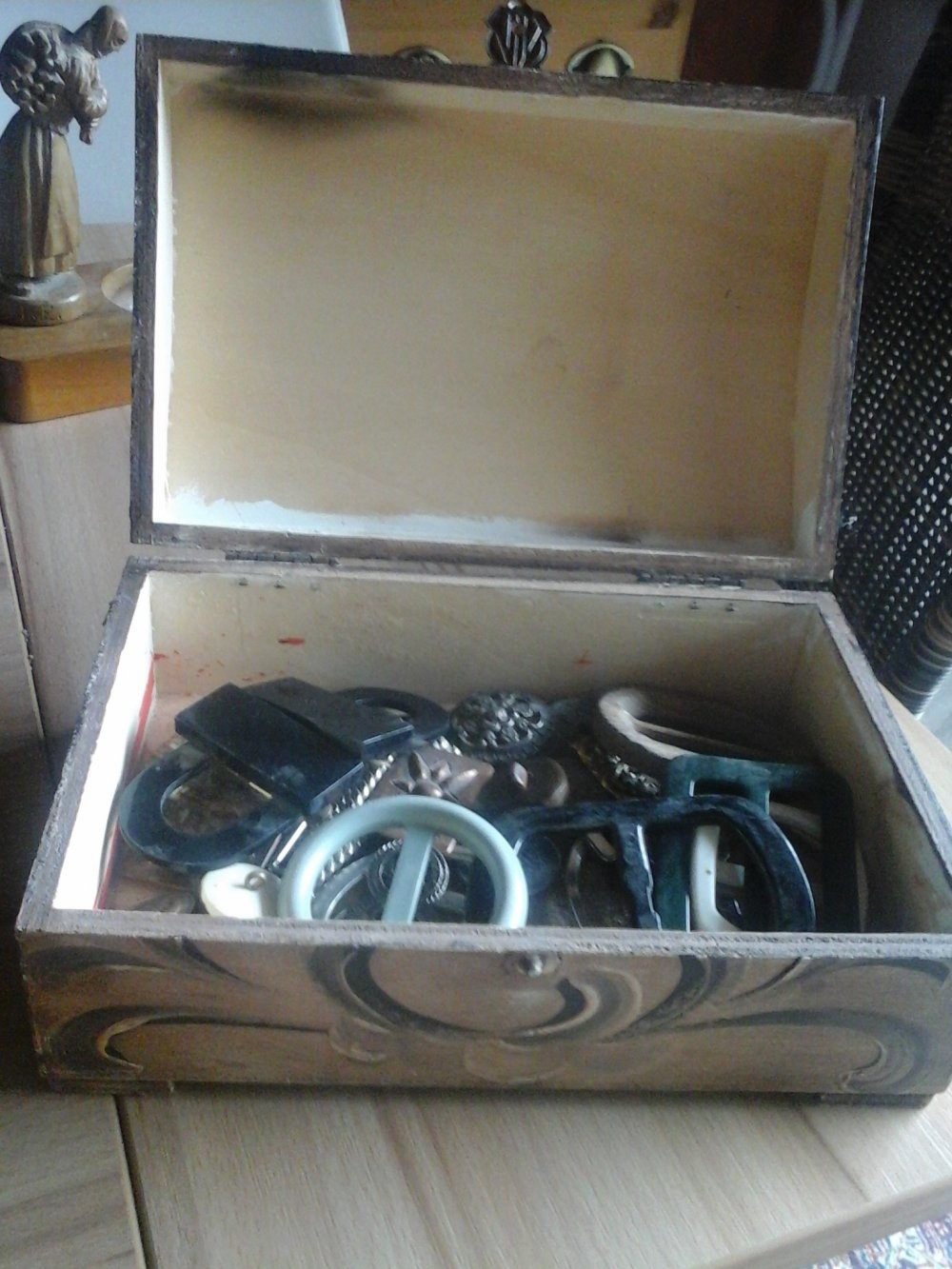 kleine Schatztruhe-Holz - bemalt Bauernmalerei