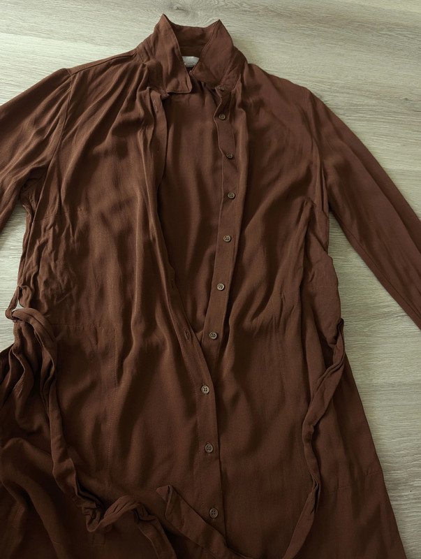 Armedangels Kleid mit Band langer Cardigan mit Kragen mit Knöpfen