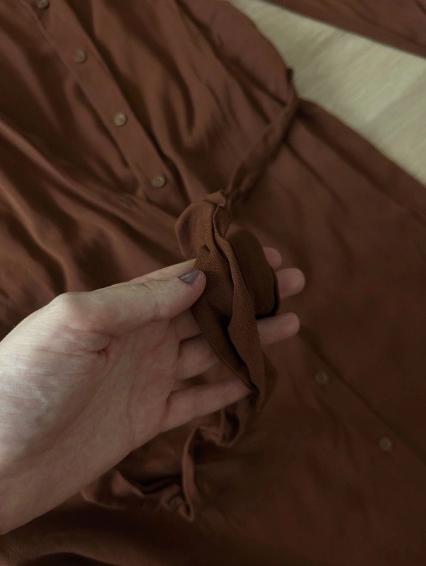 Armedangels Kleid mit Band langer Cardigan mit Kragen mit Knöpfen
