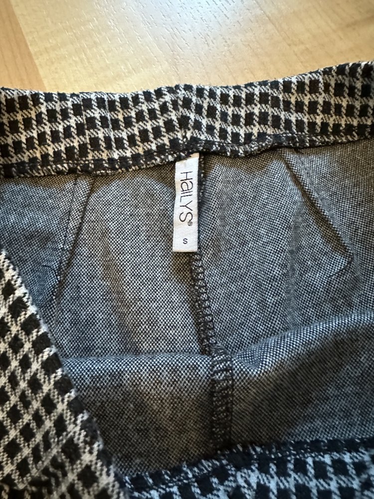 Hailys Leggings kariert schwarz weiß S 36