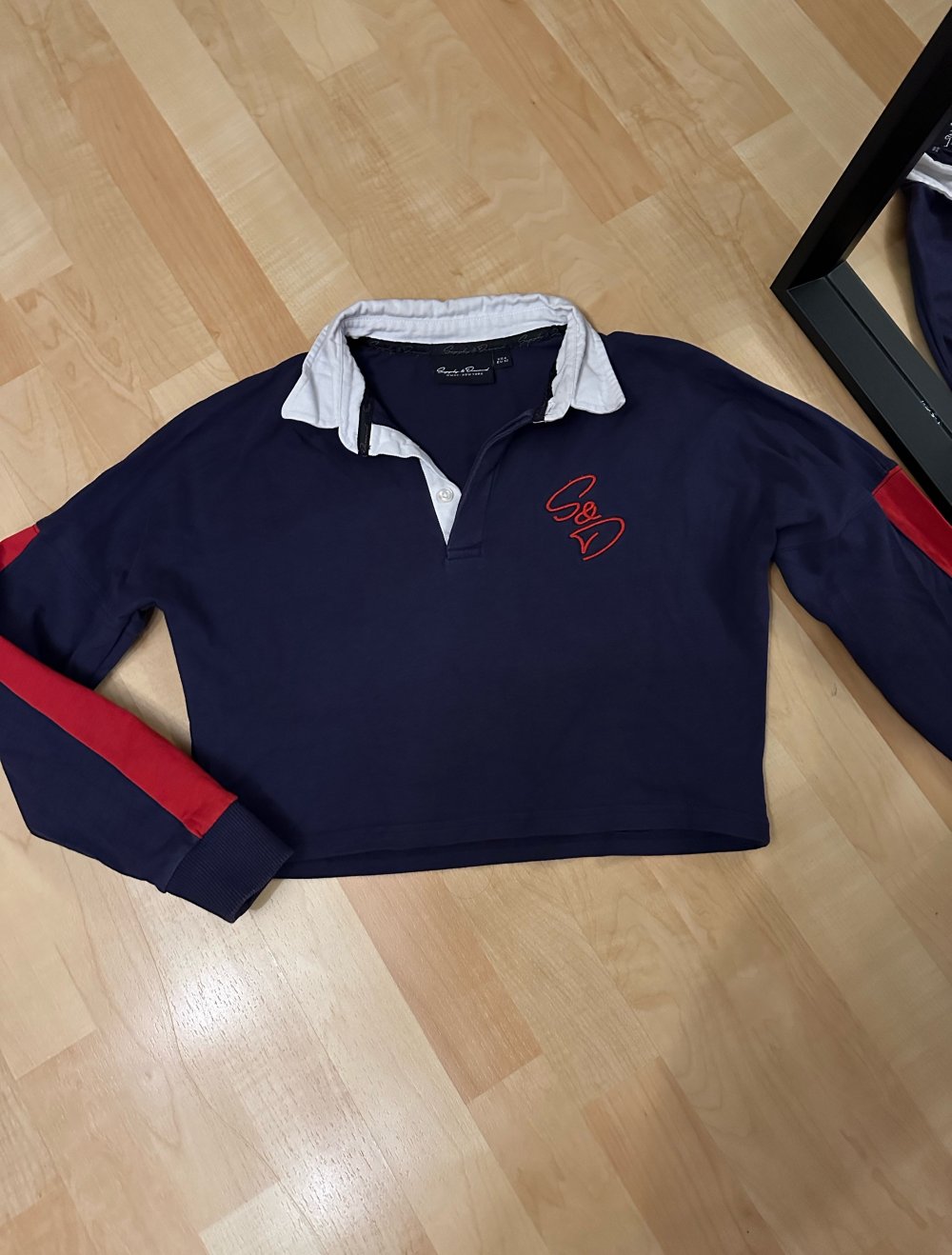 Supply & Demand Crop Langarm Poloshirt dunkelblau rot XS 34