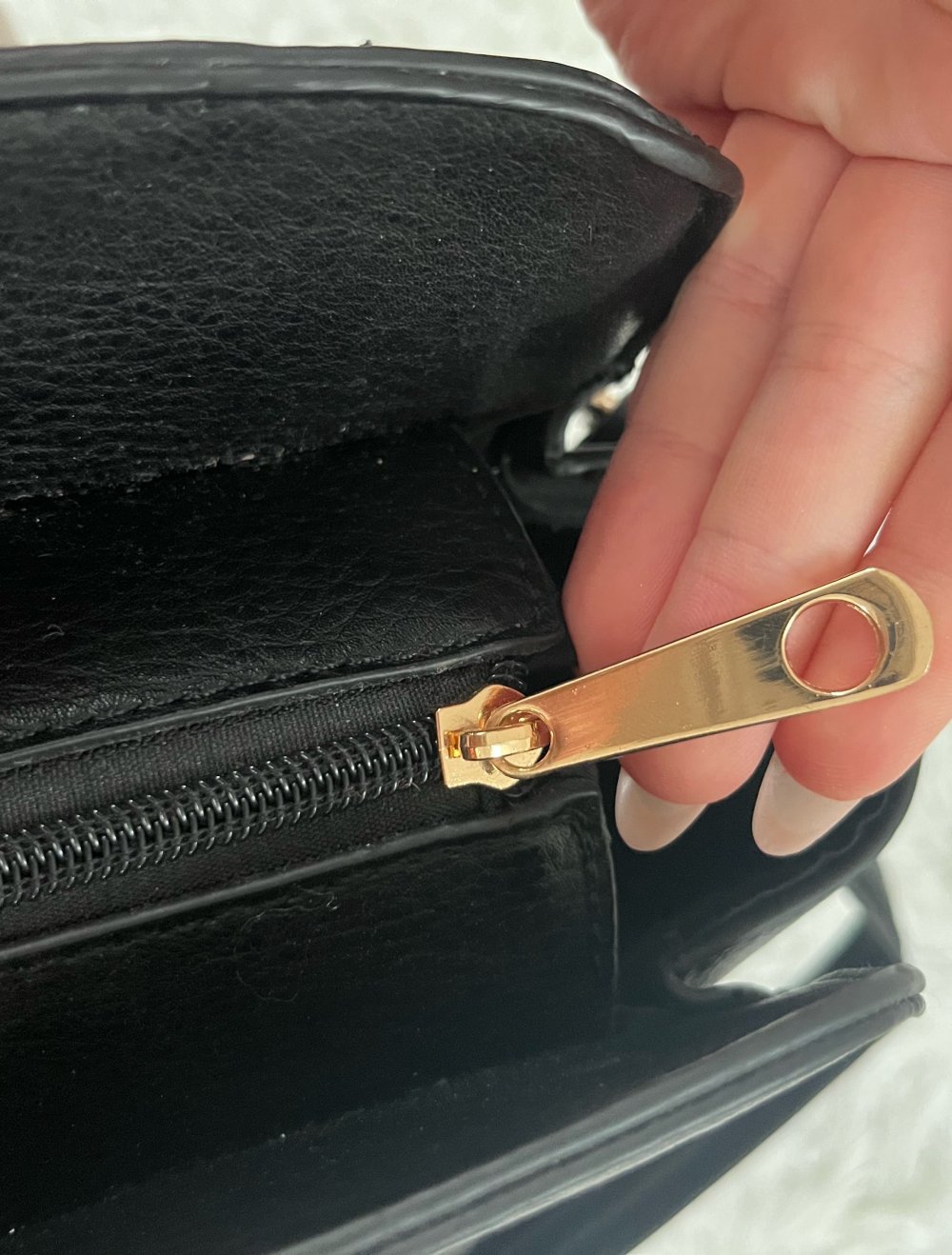 Tasche Handtasche hängetasche schwarz Gold 30x35