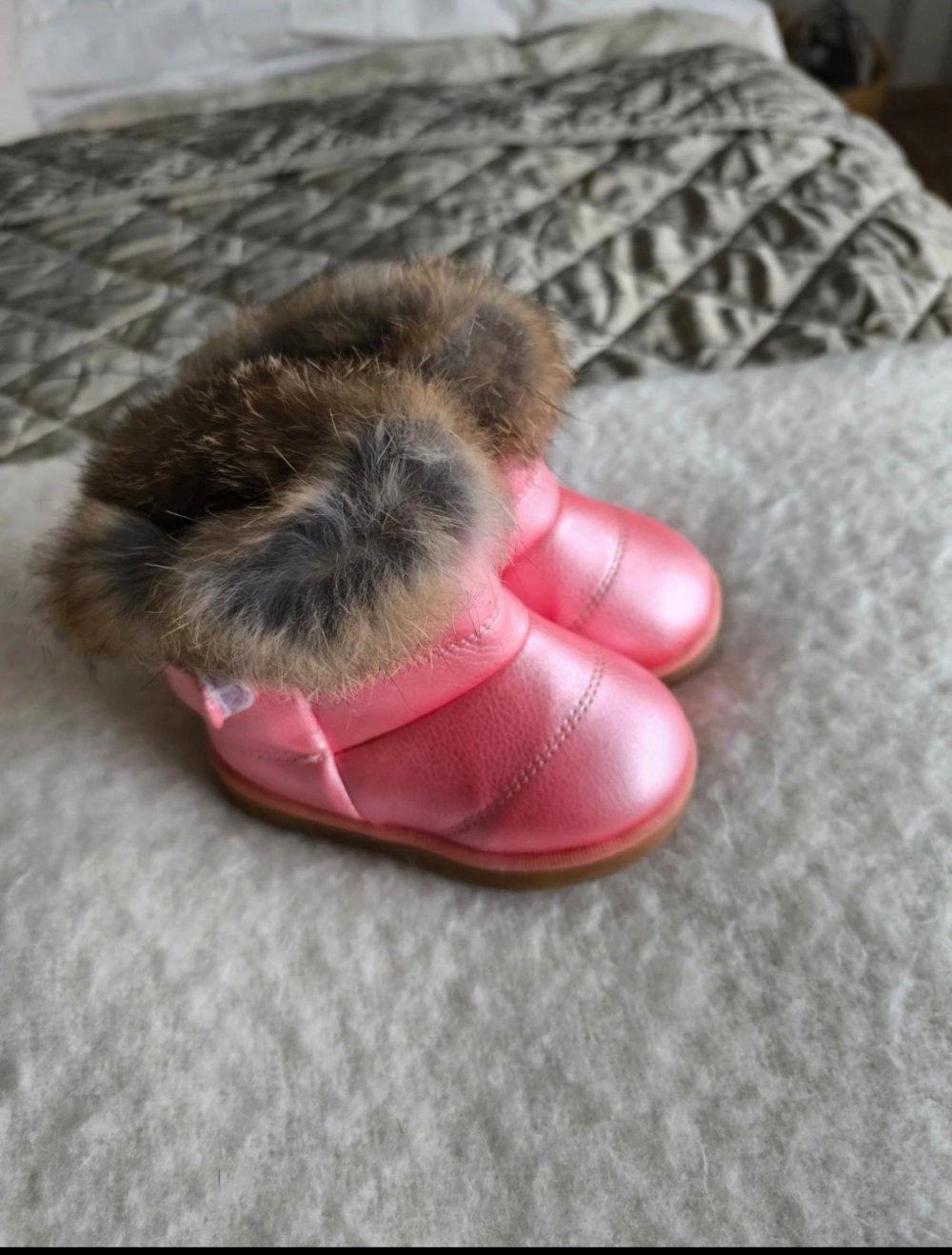 Schöne Mädchen Stiefeletten mit Pelz gr 23