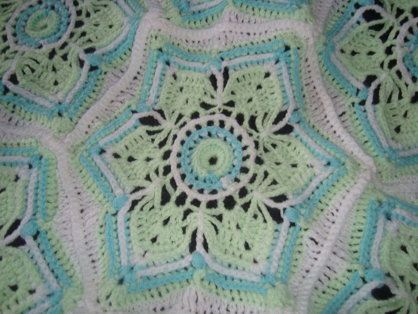 Passionsblumen-Hexagon Decke 