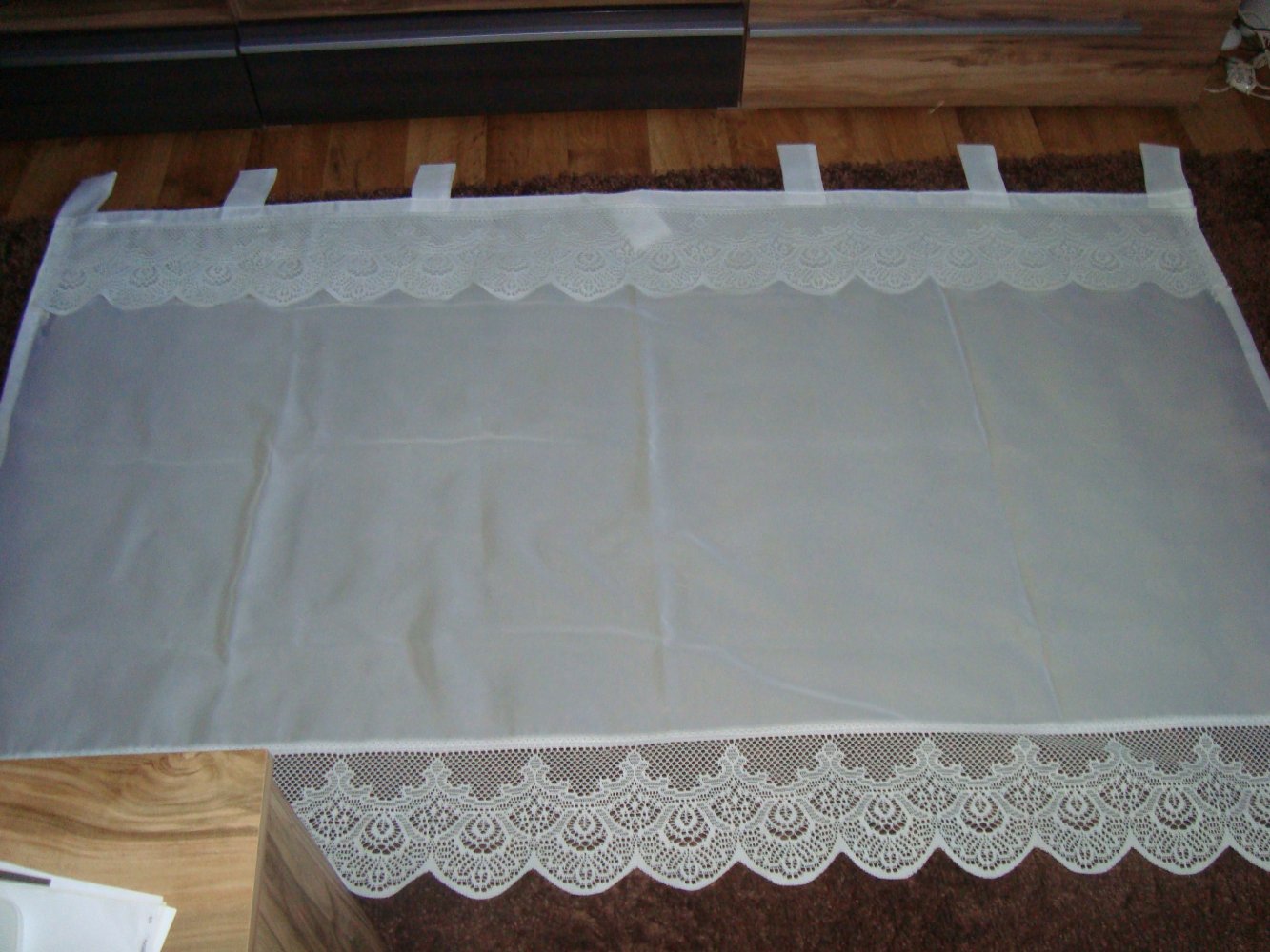 Gardine mit Bordüre