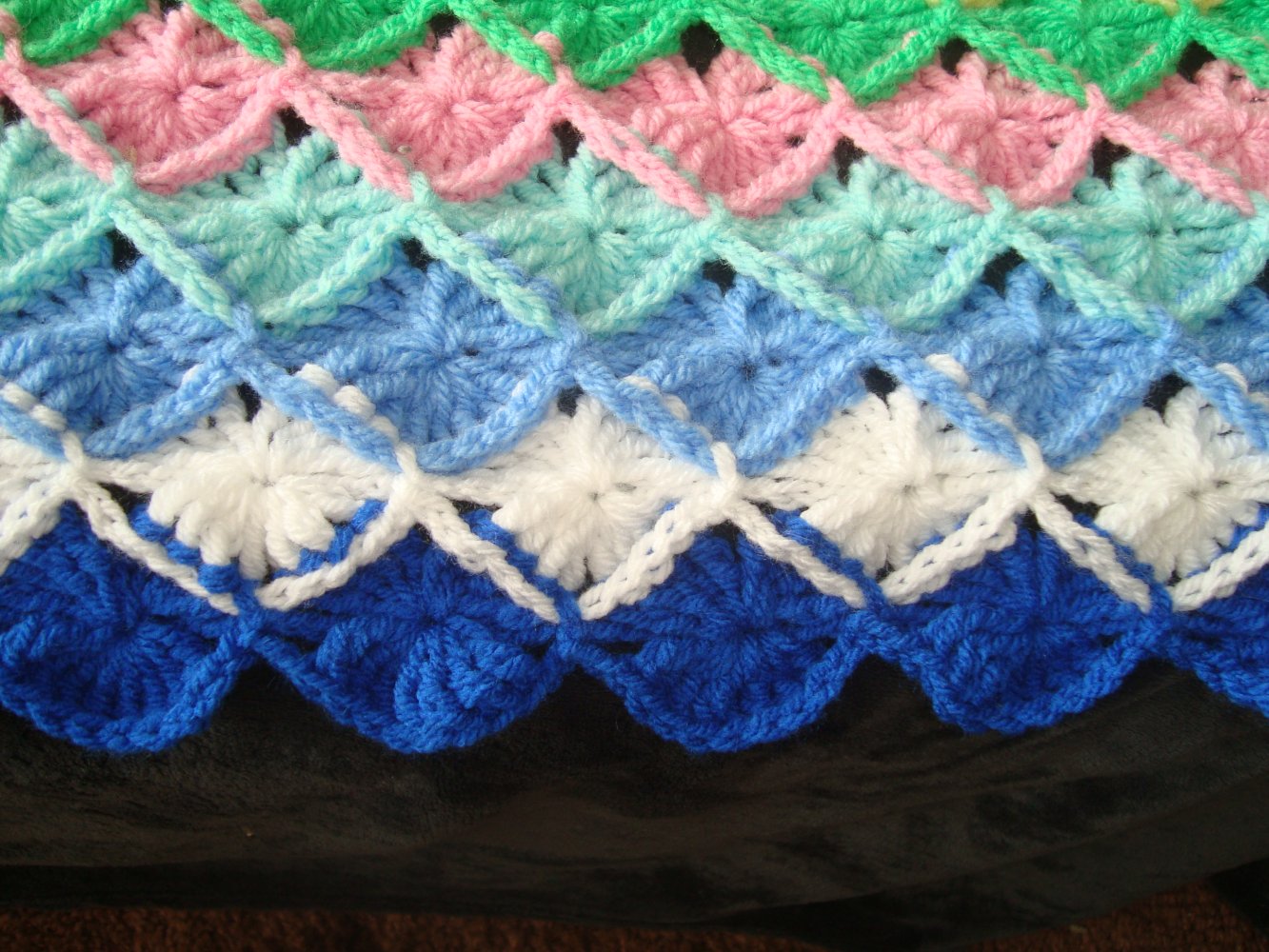 Häkeldecke im Bavarien Muster