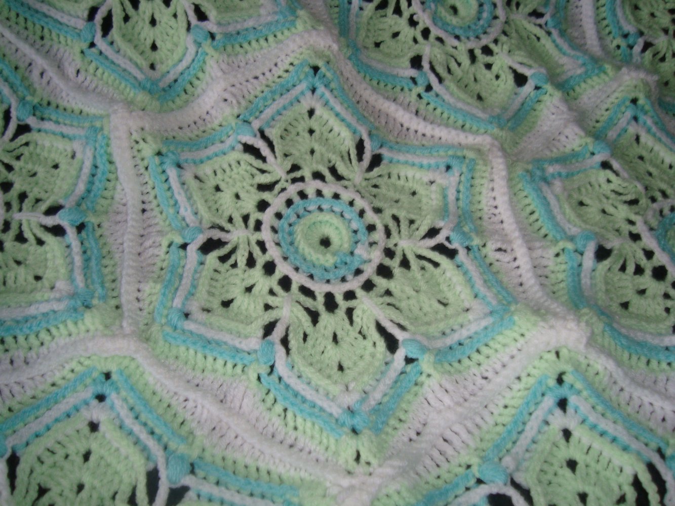 Passionsblumen-Hexagon Decke