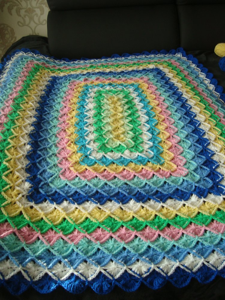 Häkeldecke im Bavarien Muster