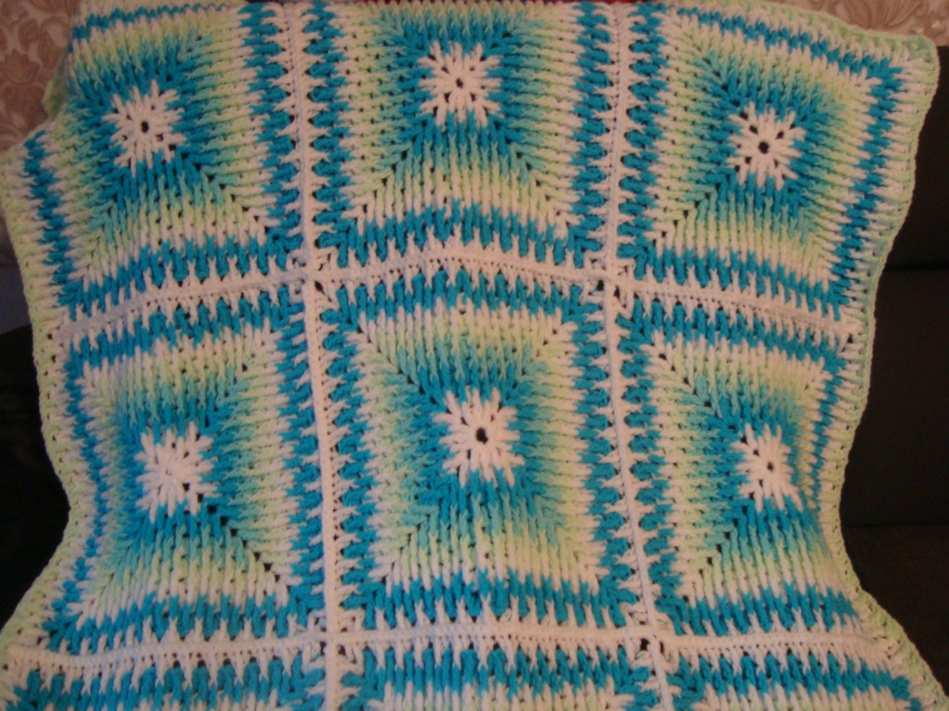 Häkeldecke im 3 D Muster