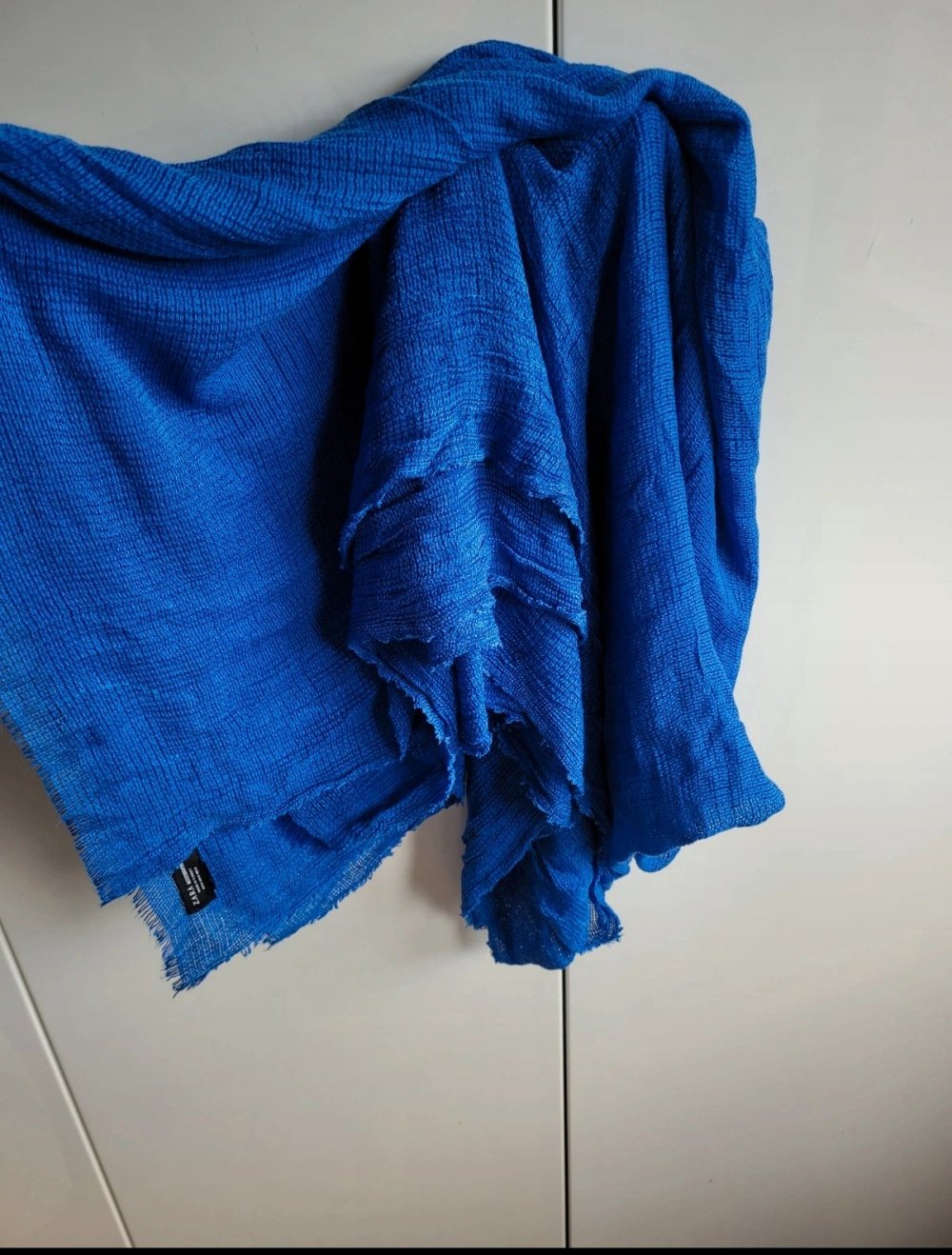 Zara Oversize XXL Schal / Tuch Fransen übergroß königsblau knallblau royalblau blau ausgefranst Blogger oversized Stola Knit Strickschal Strick Basic unisex