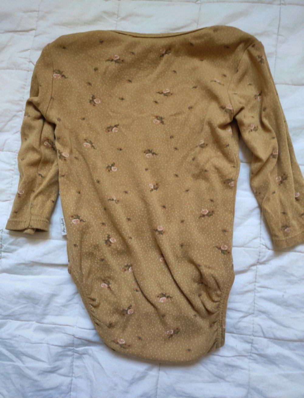 Süßer Body mit Blumenmuster