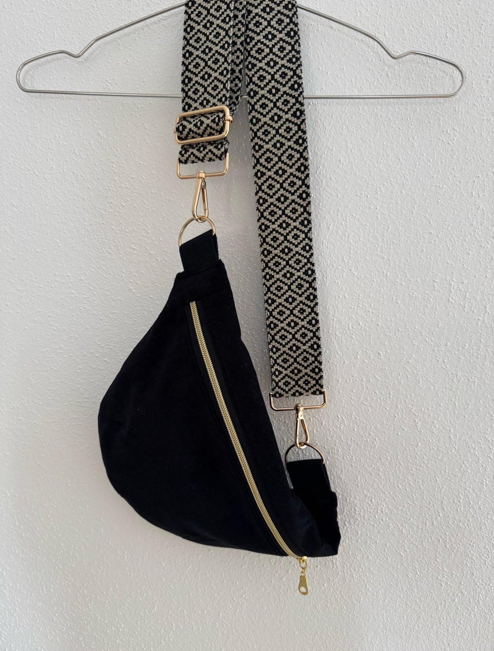 Bauchtasche Crossbody mit breitem Gurt / Handgemacht
