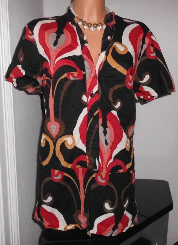 Kurzarm-Bluse Gr. 44 b.p.c.