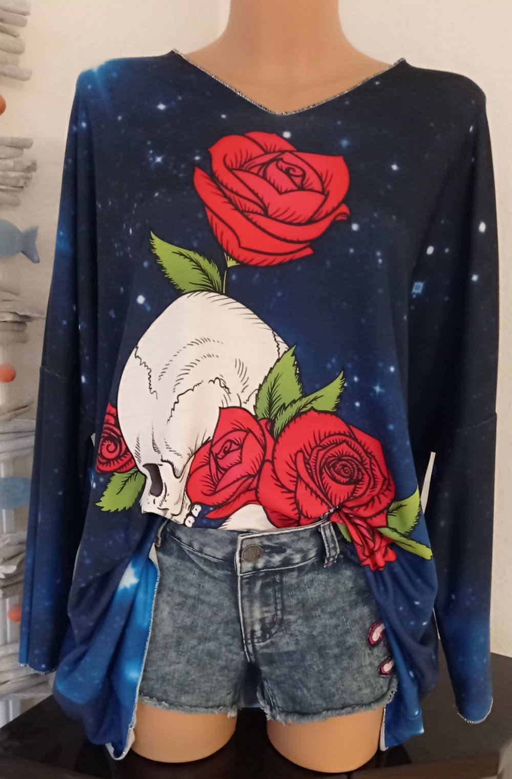 ++NEU++ Pullover Gr. 44/46/48 Totenkopf Rosen AA=75 cm L=83 cm