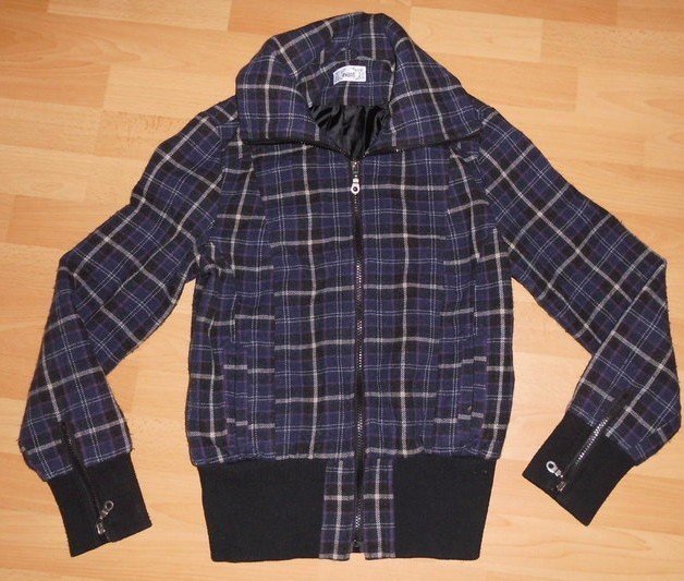 warme Jacke Gr. 36 lila/schwarz/beige kariert
