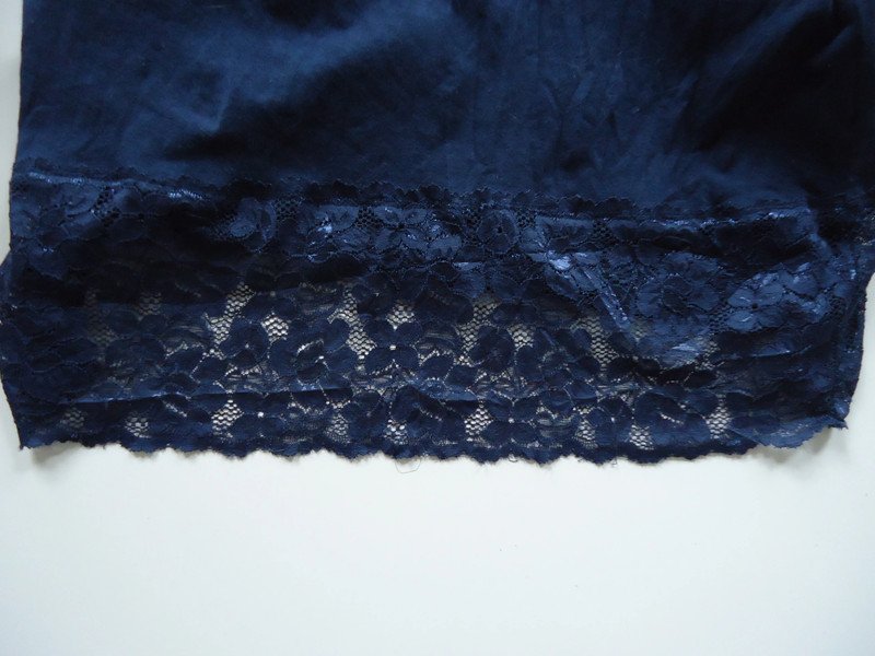 Top mit Spitze ärmellos Gr. 44/L dunkelblau