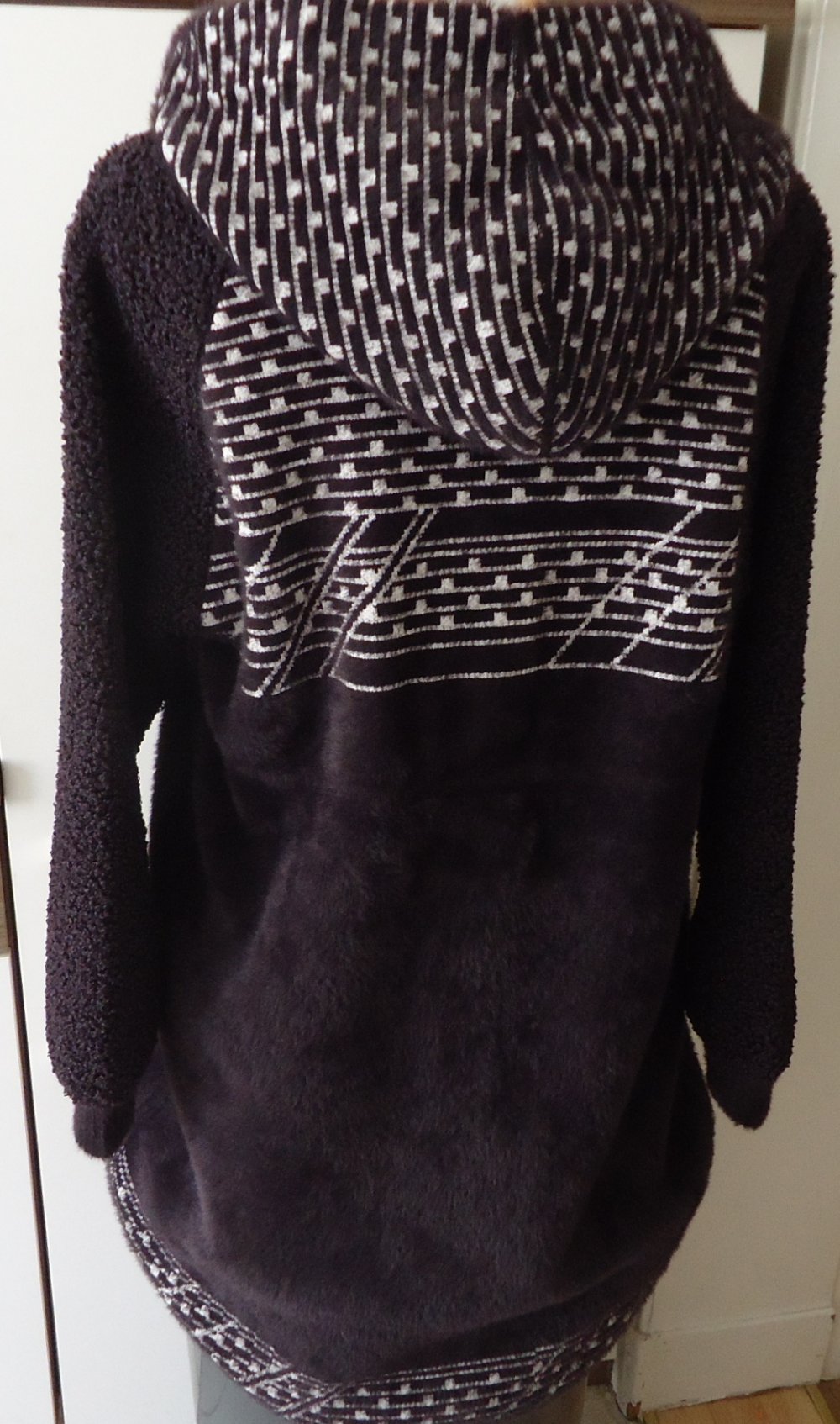 ++NEU++ Mantel flauschig dunkellila Fleece Gr. 40 42 44