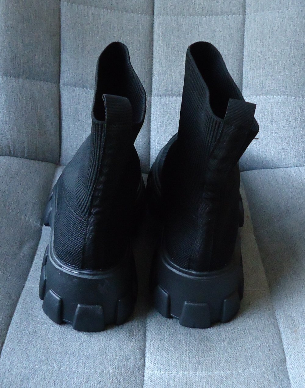 Boots Stiefel Gr. 40 schwarz von SnowSleeky dicke profilierte Laufsohle, leichtes An- und Ausziehen