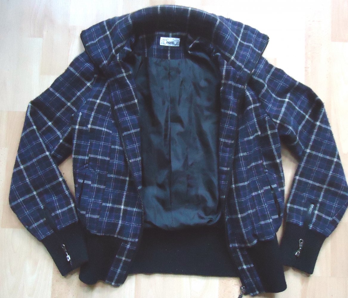 warme Jacke Gr. 36 lila/schwarz/beige kariert