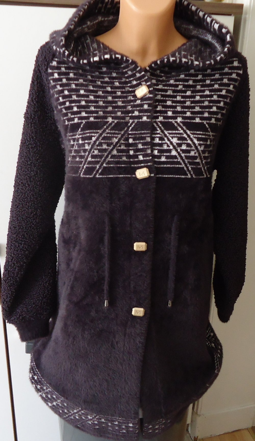 ++NEU++ Mantel flauschig dunkellila Fleece Gr. 40 42 44
