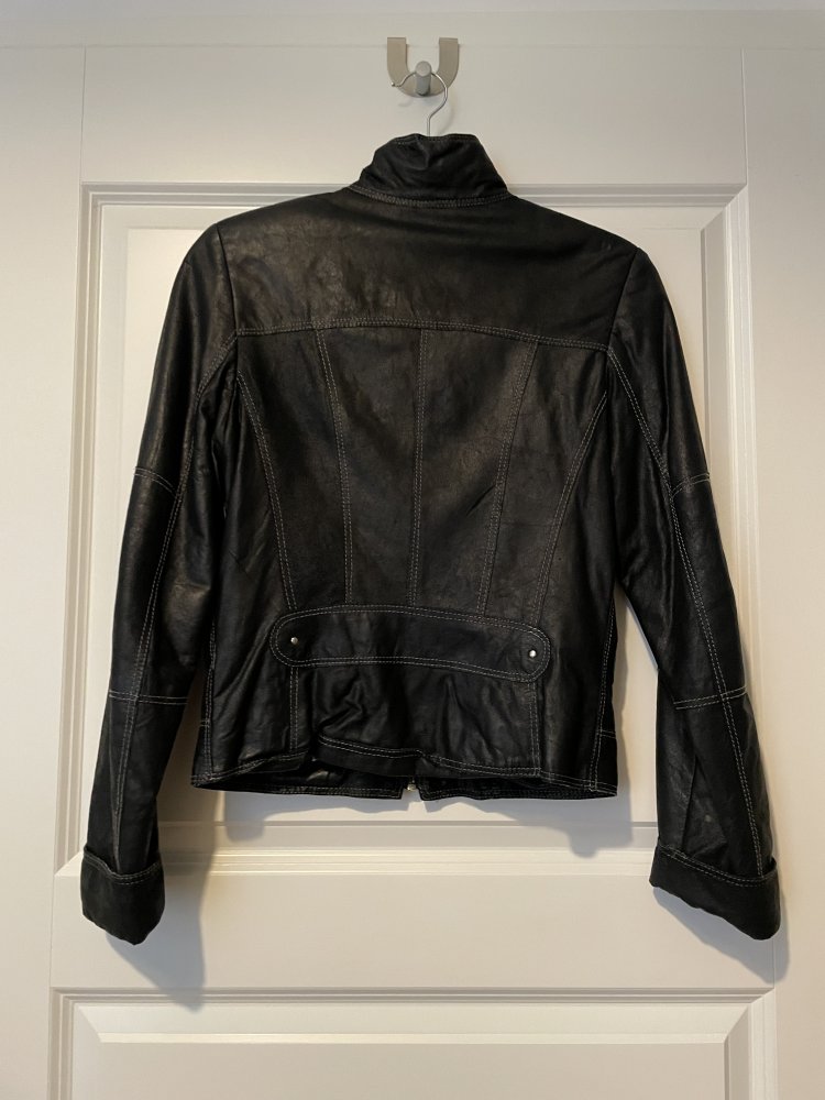 Echtlederjacke innen mit Leomuster Größe S