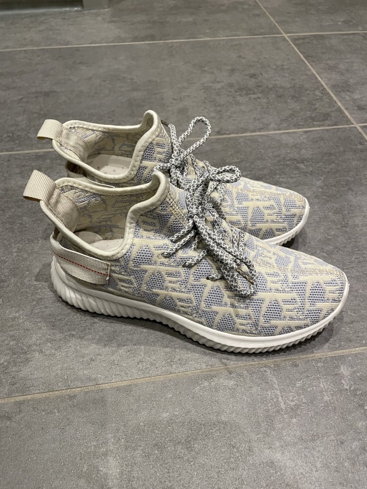 beige-graue Sneaker/Schnürschuhe
