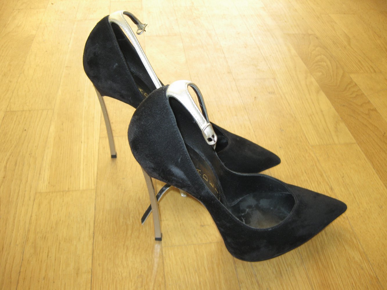 Casadei Blade High Heels schwarz Wildleder extrem Stiletto 40