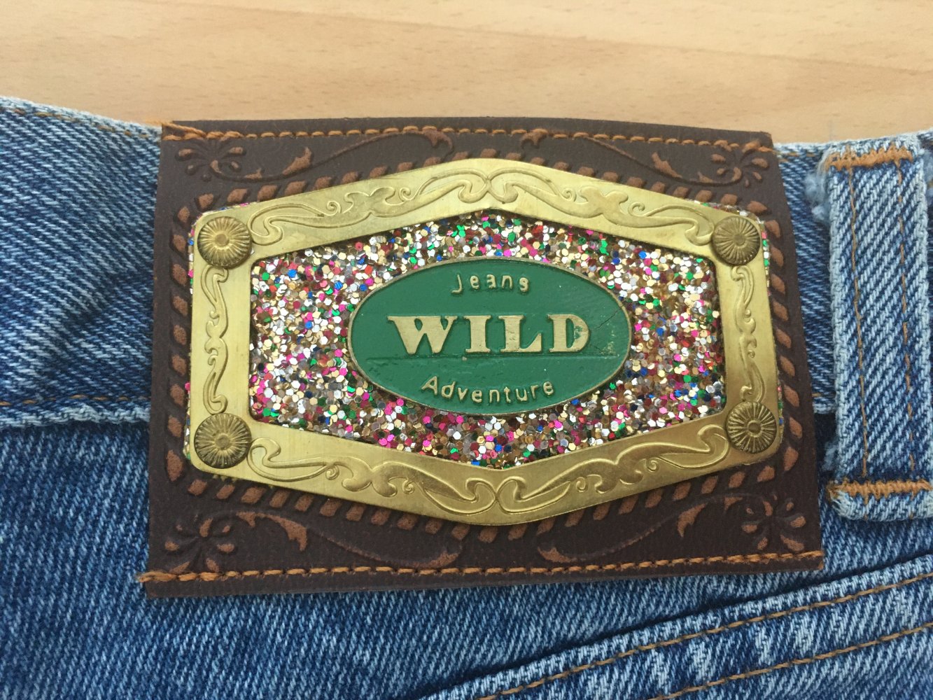 NEU - Jeans Wild Adventure Mom-Jeans, handbemalt 100 % Baumwolle - Gr. 40 / L