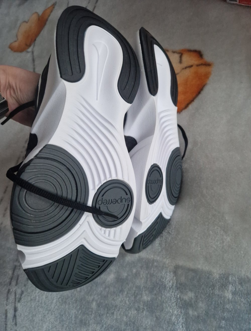 Neu  Nike Damen Sportschuhe